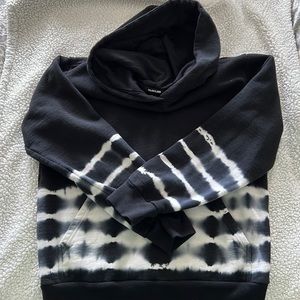 TALENTLESS Women’s Tie Die Hoodie - Black and White | S